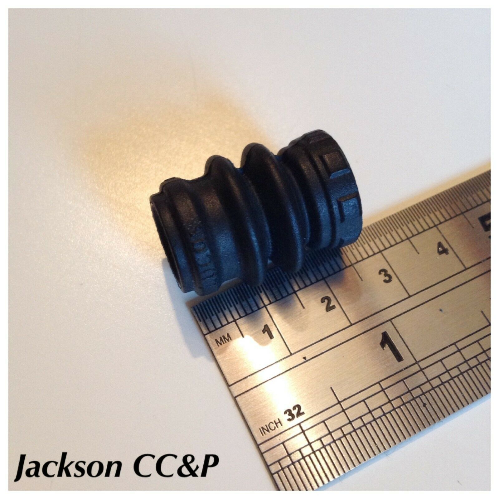 Lucas 67320933 Floating Caliper Guide Pin Rubber Covers x4 Volvo S40 V40 96-04 - Image 3